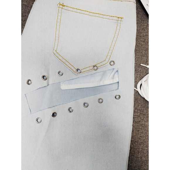 XOXO - Picture 3 of 6